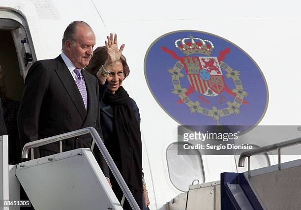 King Juan Carlos I and Queen Sofia of Spain arrive in Australia for their 3 day State visit, at the Defence Establishment Fairbairn on June 24, 2009...