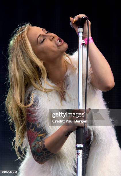263 Anouk (Singer) Stock Photos, High-Res Pictures, and Images - Getty ...