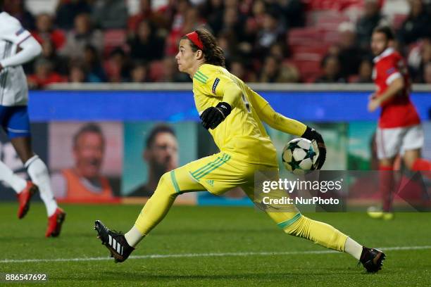 Benfica's goalkeeper Mile Svilar in action during Champions League 2017/18 match between SL Benfica vs FC Basel, in Lisbon, on December 5, 2017.