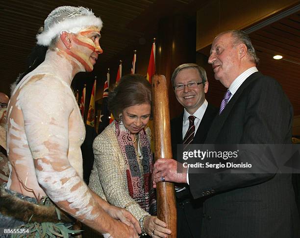 King Juan Carlos I, Australian Prime Minister Kevin Rudd and HRH Queen Sofia of Spain speak with members of the Ngambri Nation tribe during a...