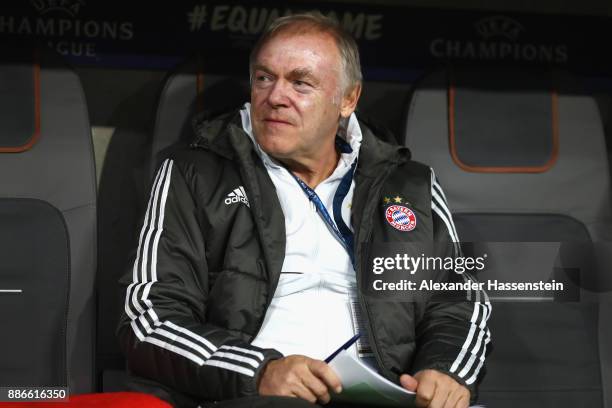 Hermann Gerland, assistent coach of Bayern Muenchen looks on prior to the UEFA Champions League group B match between Bayern Muenchen and Paris...