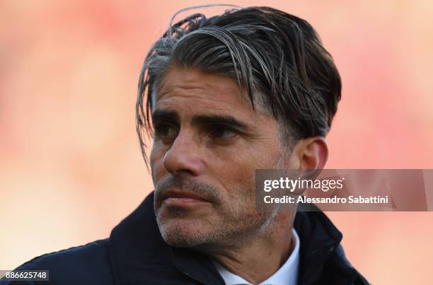 Diego Lopez head coach of Cagliari Calcio looks on during the Serie A match between Bologna FC and Cagliari Calcio at Stadio Renato Dall'Ara on...