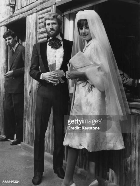 American actor John Drew Barrymore marries Italian actress Gabriella Palazzoli in Italy, 11th October 1960.