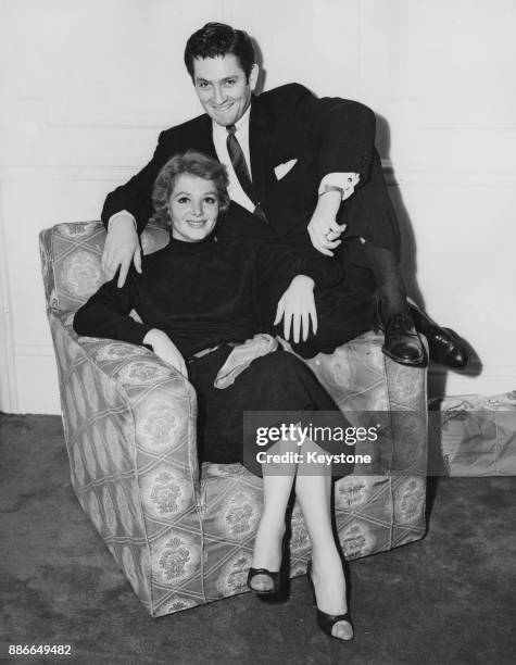 American actor John Drew Barrymore with his wife, actress Cara Williams at the Savoy Hotel in London, 29th April 1955.