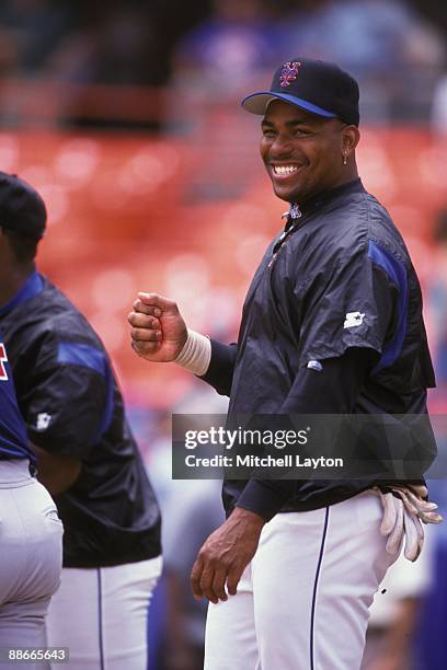 Bobby Bonilla of the New York Mets looks on before a baseball game against the Arizona Diamondbacks on May 15, 1999 at Shea Stadium in New York, New...