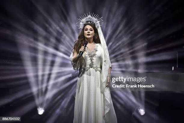 British singer Sarah Brightman performs live on stage during the Royal Christmas Gala at the Tempodrom on December 5, 2017 in Berlin, Germany.