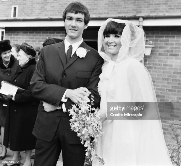 The wedding of Paul Atkinson, lead guitarist of English pop group The Zombies, to Molly Molloy, an American dancer, at the Presbyterian Church in...