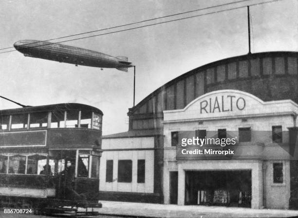 The R38 Airship seen above the Rialto Cinema in Beverly Street, Hull, 21st June 1921.
