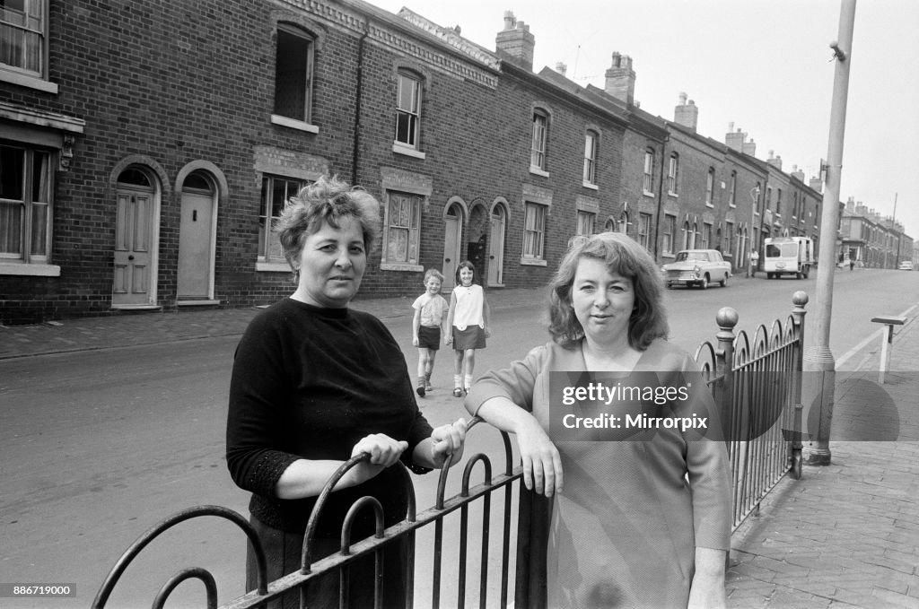 Irish neighbours in Aston, 1969