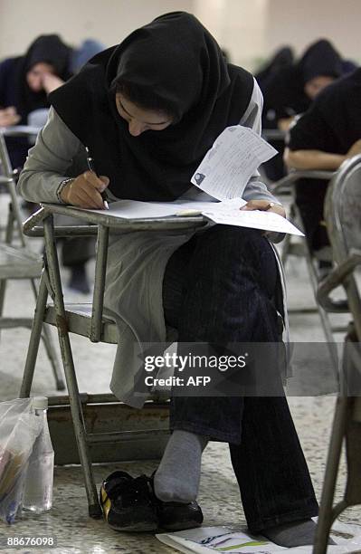 14 Isna High School Stock Photos, High-Res Pictures, and Images - Getty