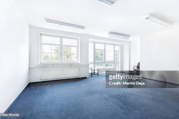 empty office room hdr - martin bureau stock pictures, royalty-free photos & images