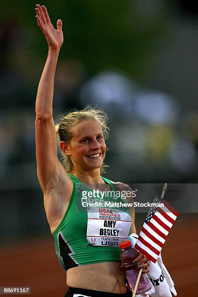 Amy Begley acknowledges the crowd after winning the 10,000 meter final during the USA Outdoor Track & Field Championships at Hayward Field on June...