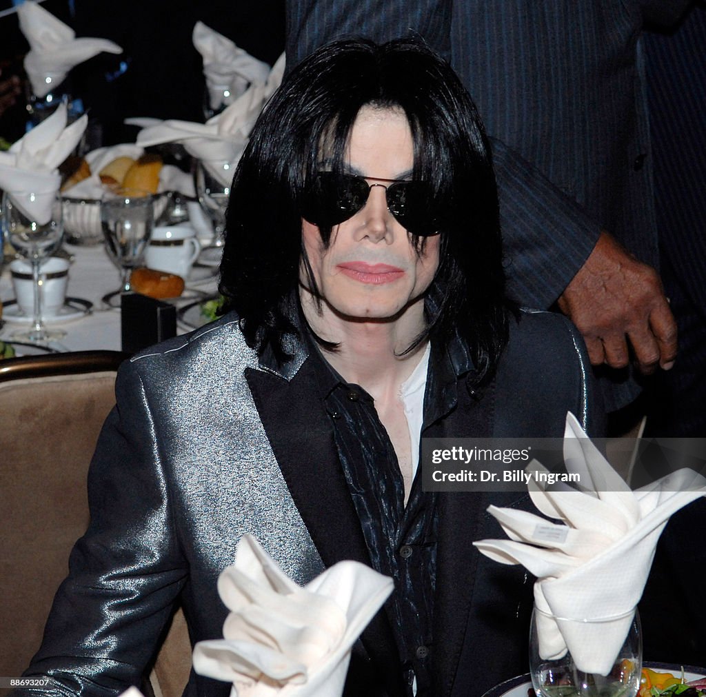 Michael Jackson Attends Jesse Jackson's 65th Birthday Party