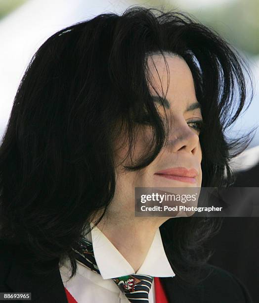 Michael Jackson arrives at the Santa Barbara County courthouse, April 29 in Santa Maria, California for another day in his child molestation trial.