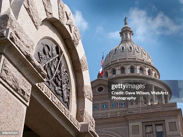 texas capitol & "heroes of the alamo" monument - dave wilson webartz stock pictures, royalty-free photos & images