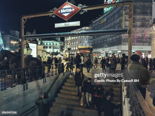 spanish cities - madrid - christmas time. - street style in madrid stock pictures, royalty-free photos & images