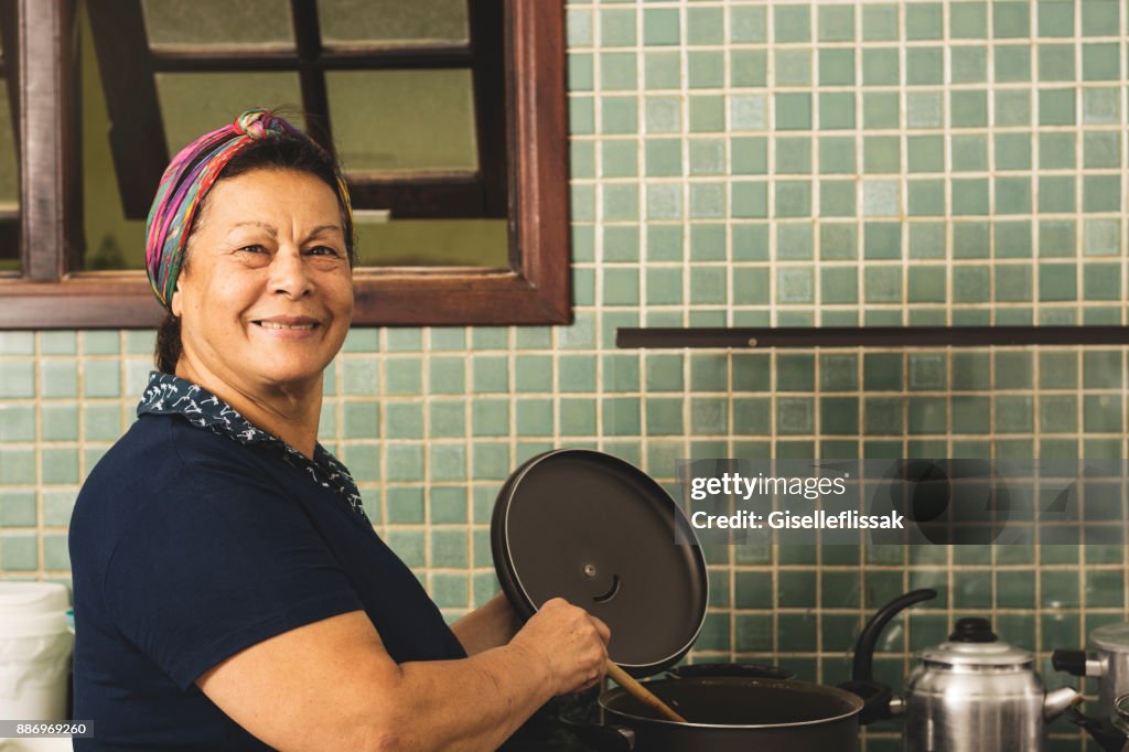 Kochen Sie in der Küche