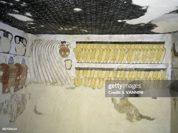 Egypt, Thebes - Luxor - Valley of the Kings. Tomb of Ramses III. Annexes to corridor. Mural paintings. Vessels in the form of amphorae