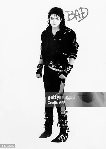 329 Michael Jackson King Of Style Photos & High Res Pictures - Getty Images