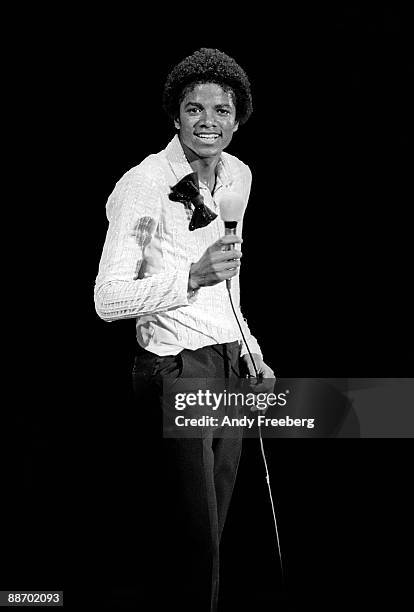 Michael 396 Michael Jackson 1980 Stock Photos, High-Res Pictures, and Images ...