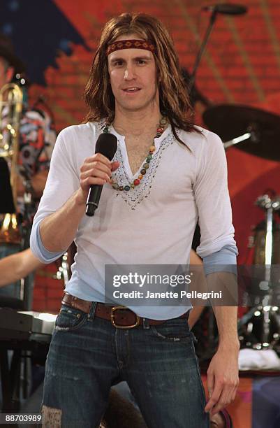 Gavin Creel performs with the cast of Broadway�s Hair on ABC's "Good Morning America" at June 26, 2009 in New York City.