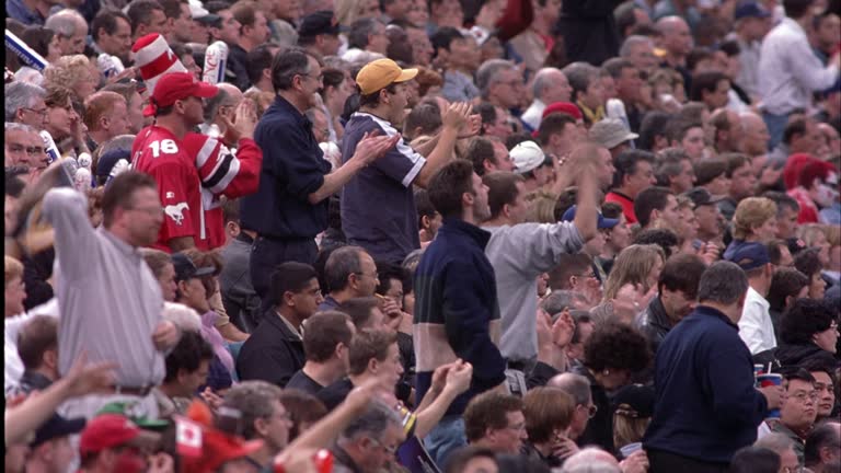 Crowd Cheer Stadium Clapping Videos and HD Footage - Getty Images