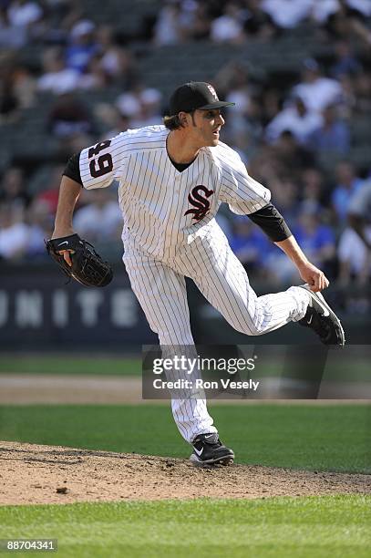 Aaron Poreda of the Chicago White Sox pitches against the Los Angeles Dodgers on June 25, 2009 at U.S. Cellular Field in Chicago, Illinois. Poreda...