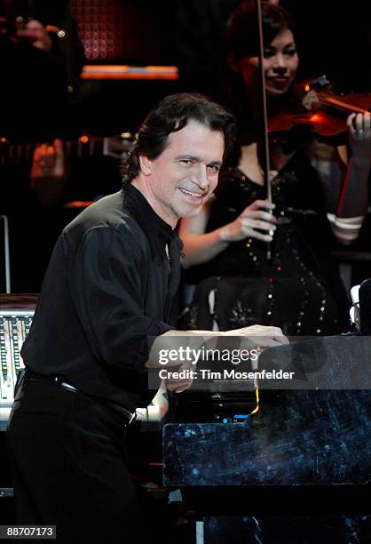 Yanni Live In Concert Photos and Premium High Res Pictures - Getty Images