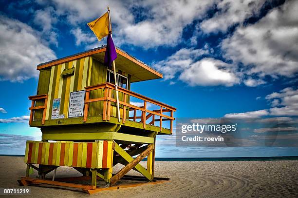 lifeguard house - roevin fotografías e imágenes de stock