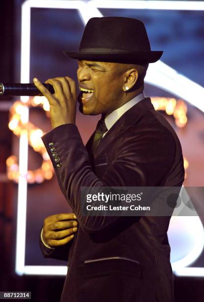 Singer cperforms onstage during the 22nd annual ASCAP Rhythm and Soul Awards held at The Beverly Hilton Hotel on June 26, 2009 in Beverly Hills,...