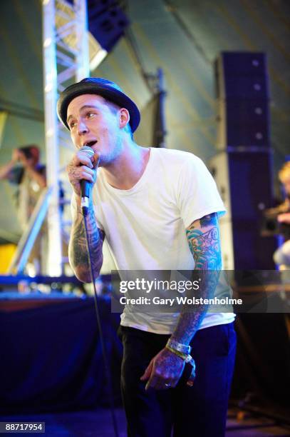 Brian Fallon of The Gaslight Anthem performs on stage on day 3 of Glastonbury Festival at Worthy Farm on June 27, 2009 in Glastonbury, England.