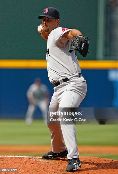 Starting pitcher Tim Wakefield of the Boston Red Sox pitches against the Atlanta Braves at Turner Field on June 27, 2009 in Atlanta, Georgia.