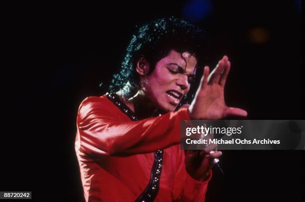 Michael Michael Jackson 80s Photos and Premium High Res Pictures - Getty Images