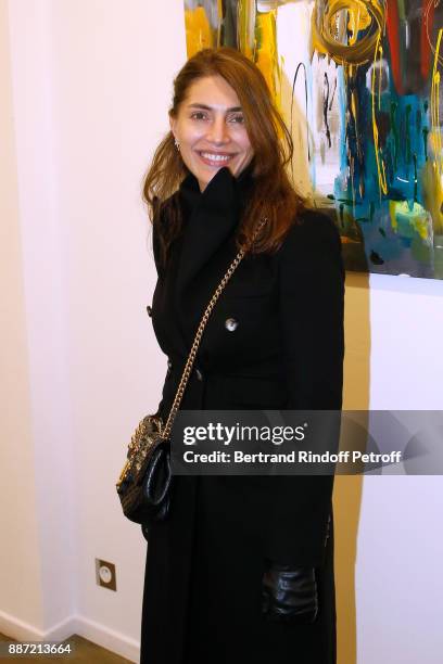 Actress Caterina Murino attends painter Caroline Faindt Exhibition Opening at "L'Espace Reduit" on December 6, 2017 in Paris, France.