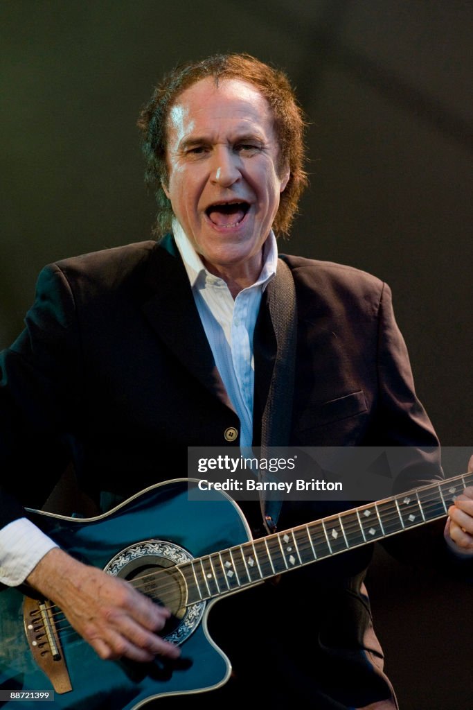 English Heritage Picnic Concerts: Ray Davies Performs At Kenwood House