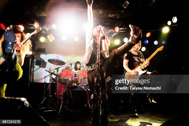 japanese female rock band - rockband stockfoto's en -beelden