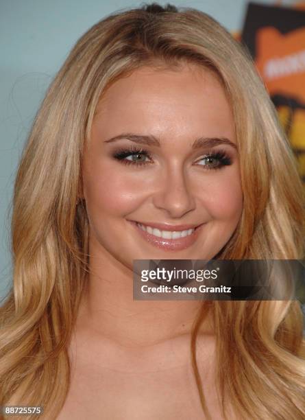 Hayden Panettiere arrives at the 2008 Nickelodeons Kids Choice Awards at the Pauley Pavilion on March 29, 2008 in Los Angeles