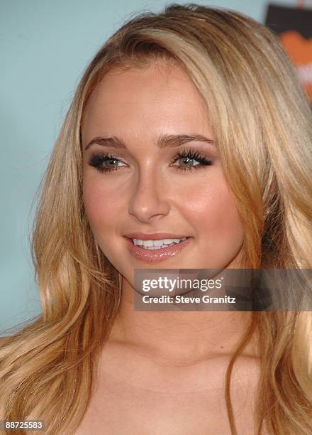 Hayden Panettiere arrives at the 2008 Nickelodeons Kids Choice Awards at the Pauley Pavilion on March 29, 2008 in Los Angeles