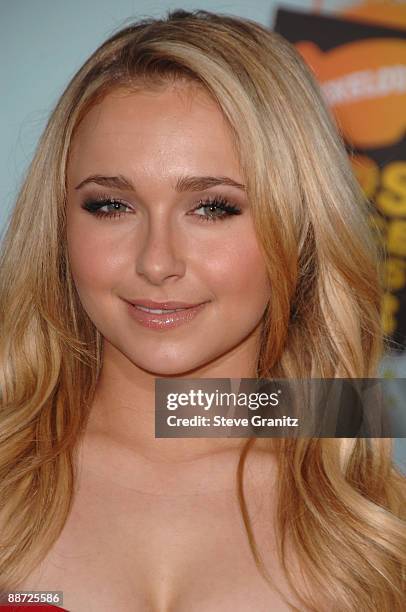 Hayden Panettiere arrives at the 2008 Nickelodeons Kids Choice Awards at the Pauley Pavilion on March 29, 2008 in Los Angeles