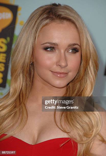 Hayden Panettiere arrives at the 2008 Nickelodeons Kids Choice Awards at the Pauley Pavilion on March 29, 2008 in Los Angeles