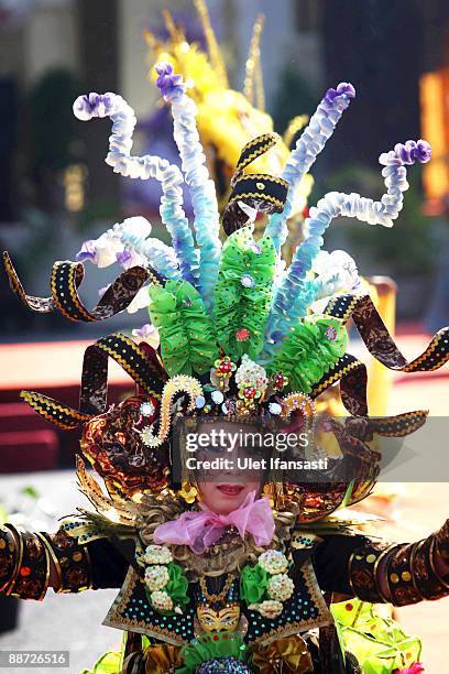 1,294 Traditional Java Costume Stock Photos, High-Res Pictures, and ...