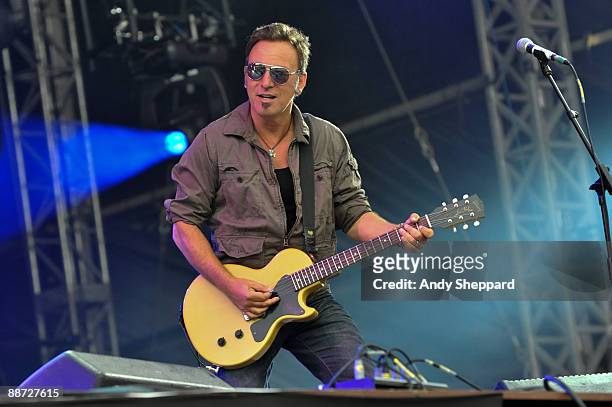 Bruce Springsteen performs on stage with The Gaslight Anthem on the last day of Hard Rock Calling 2009 in Hyde Park on June 28, 2009 in London,...