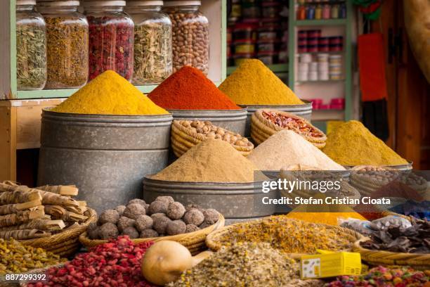 colorful spices for sale in marrakesh - marrakech spice bildbanksfoton och bilder