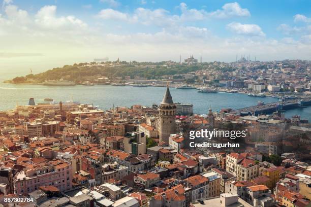 luftbild von istanbul - bosporus bucht goldenes horn istanbul stock-fotos und bilder