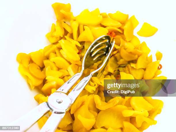 takuan with serving utensils - takuan stock pictures, royalty-free photos & images