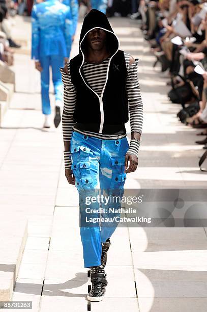 Model walks the runway during the Masatomo fashion show at Paris Fashion Week Menswear Spring/Summer 2010 at Hotel Saint-James & Albany on June 28,...