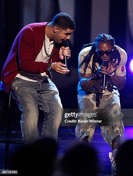 Drake In 2009 Drake 2009 Photos and Premium High Res Pictures - Getty Images