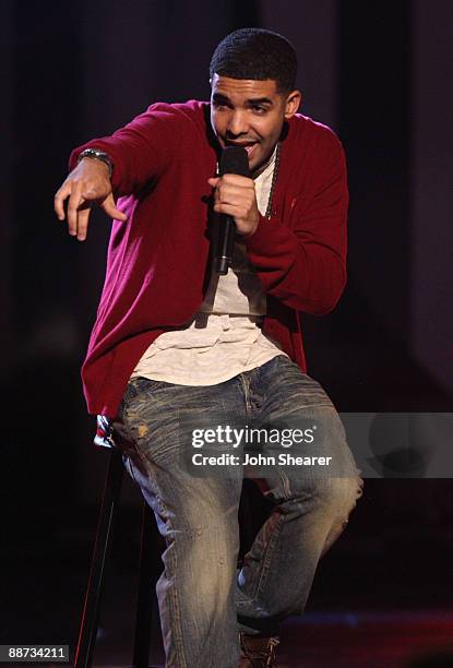 Drake In 2009 Drake Rapper 2009 Photos and Premium High Res Pictures - Getty Images