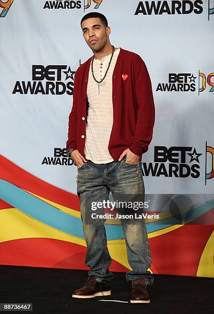 Drake In 2009 Drake 2009 Photos and Premium High Res Pictures - Getty Images