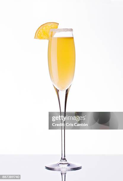 mimosa drink - mimosa foto e immagini stock